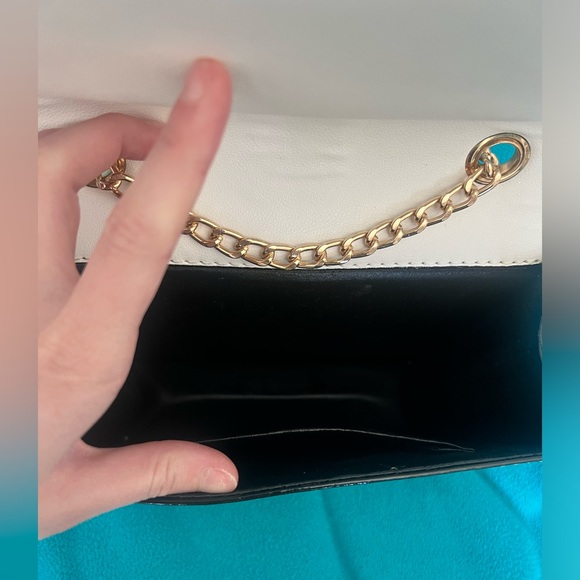 White bag with flowers and gold chain - Picture 4 of 4